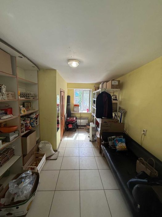 Продается действующий магазин. Хорошее место. Славянск.