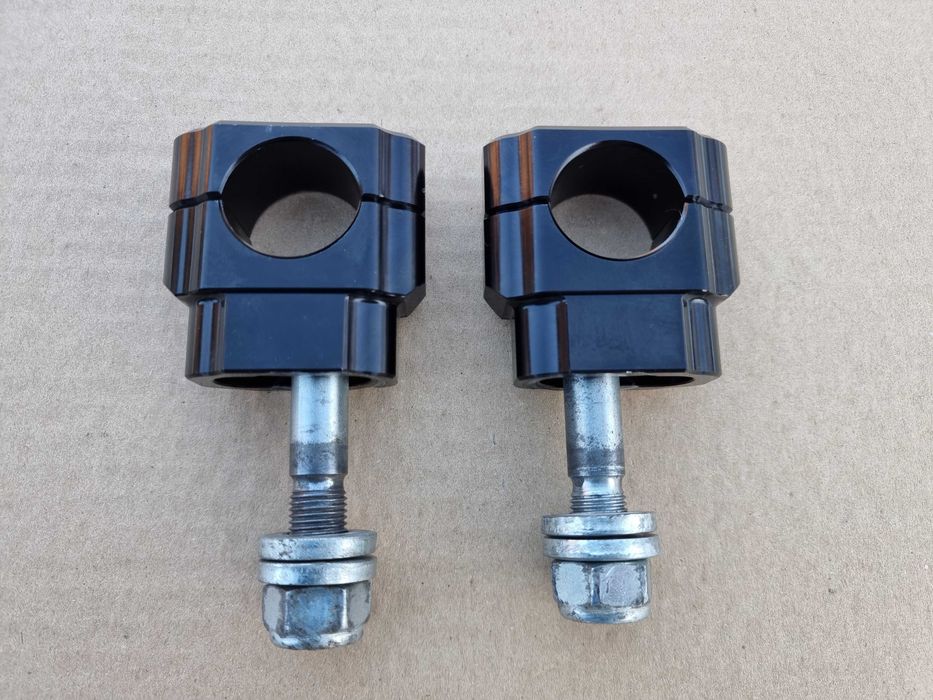 Risery mocowania kierownicy RENTHAL 28mm M12 twinwall fatbar offset