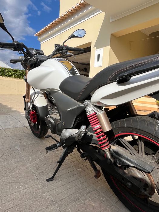 Vendo moto Keeway RKV 125