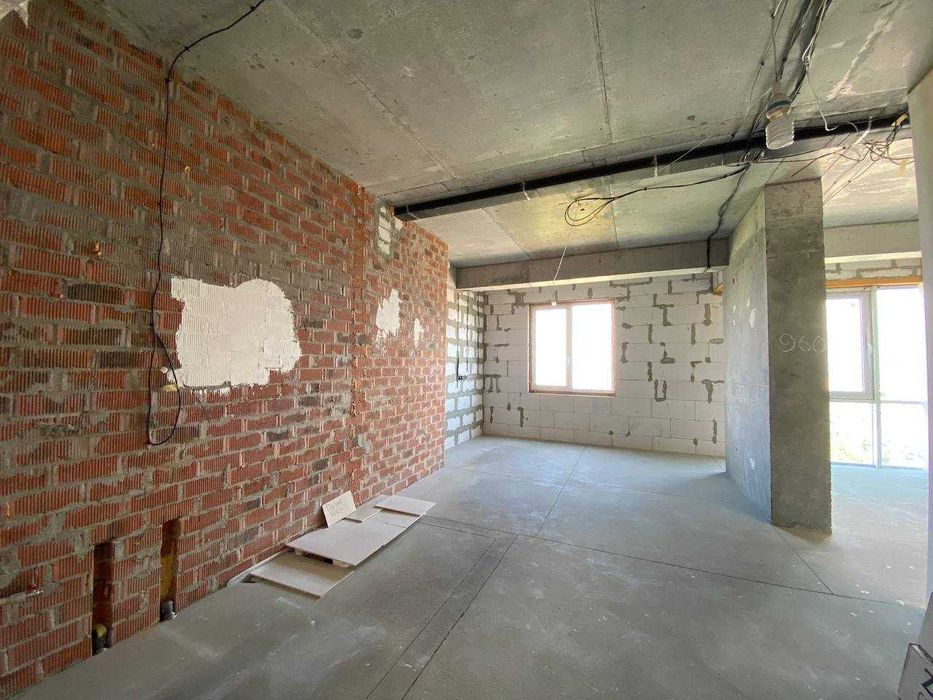 Продам  2к квартиру ЖК , вул.Робоча, 78м2