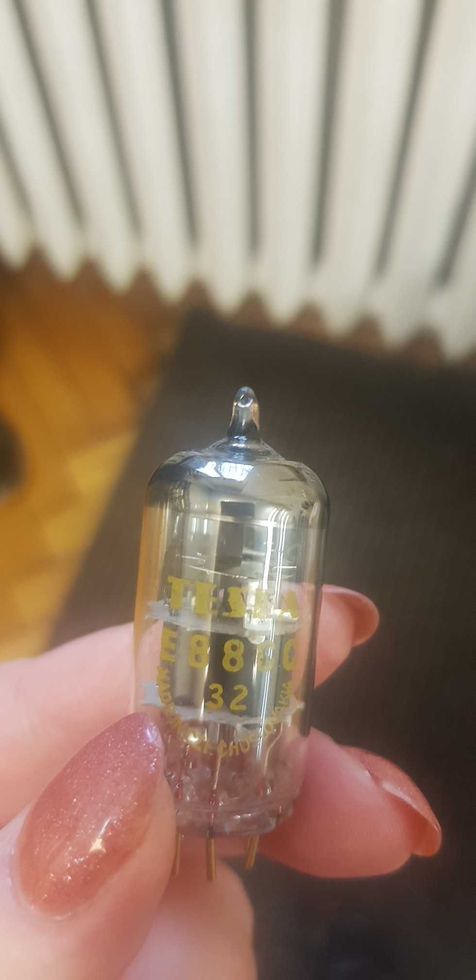 lampa elektronowa tesla E88CC
