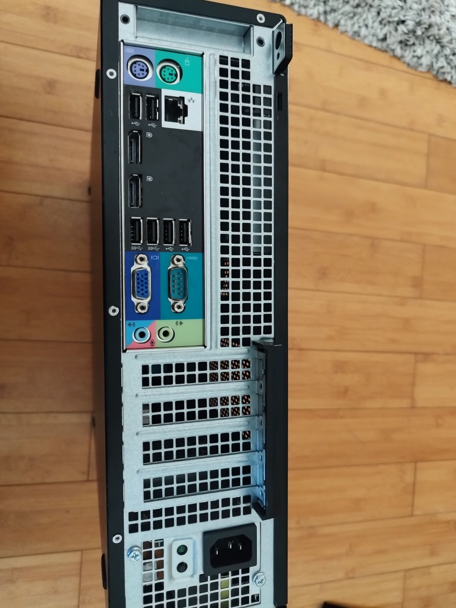 Komputer stacjonarny Dell Optiplex 7010