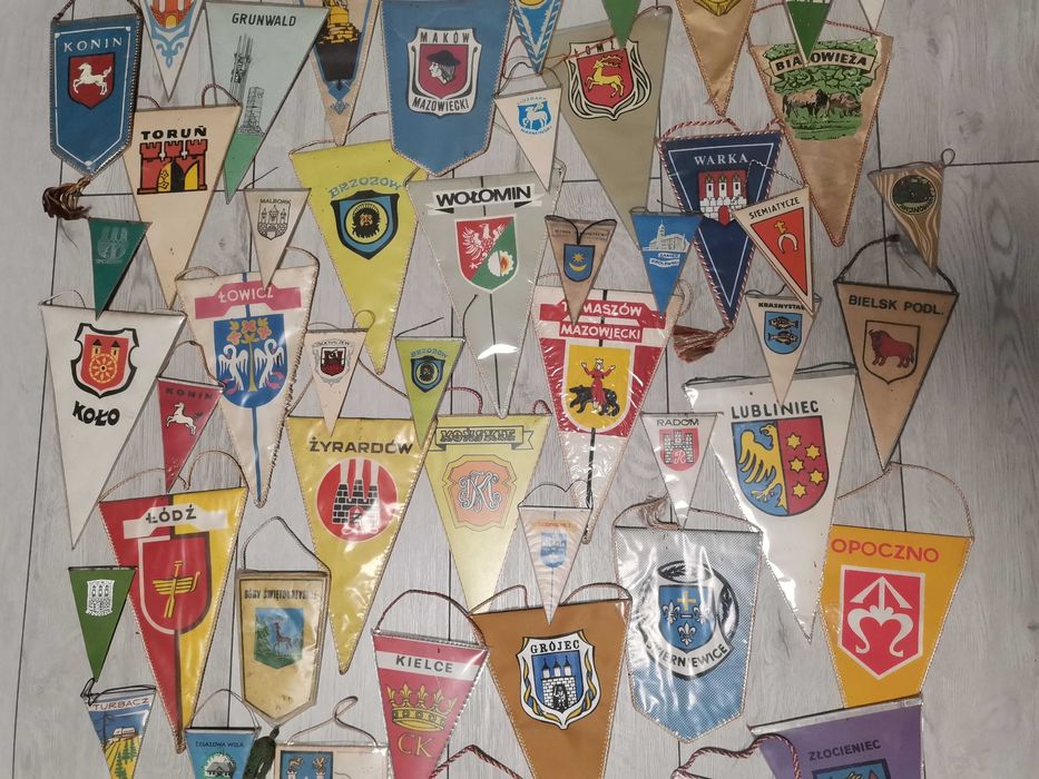 Proporczyki duże i średnie, herby miast duży zestaw 61 sztuk PRL