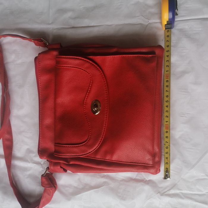 Torebka czerwona skóropodobna