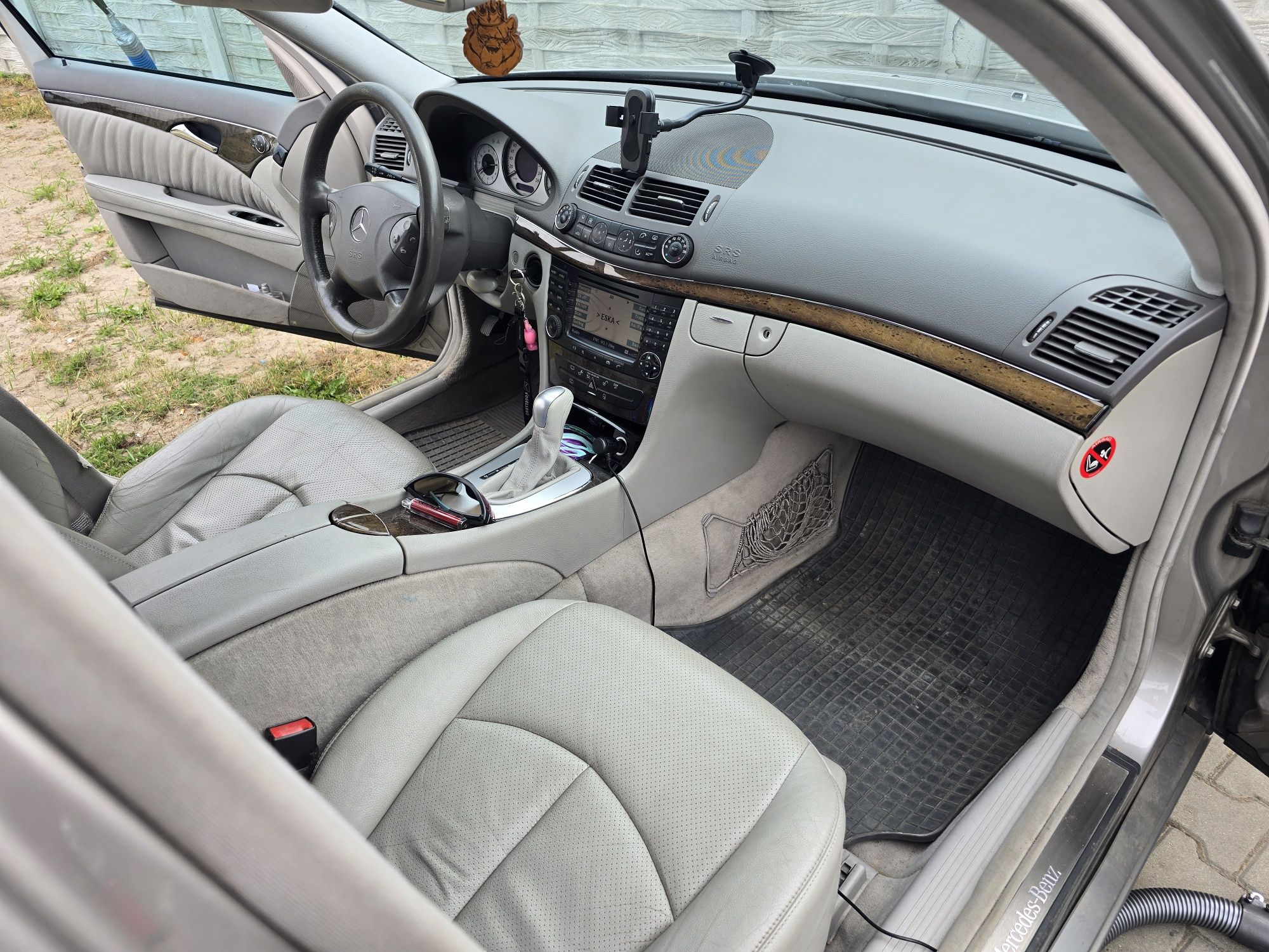 Mercedes Benz E320 CDI W211