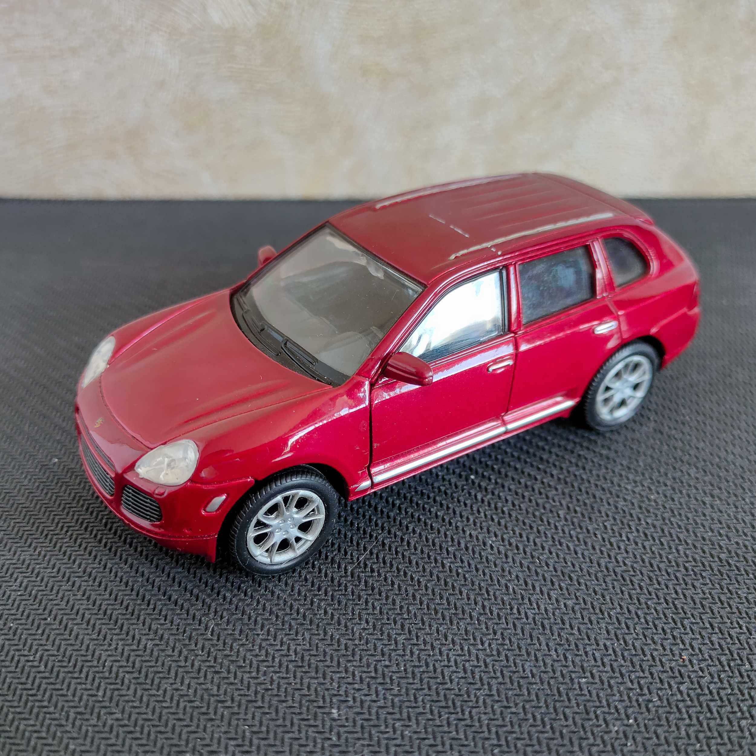 Колекційна модель Porsche Cayenne Turbo Welly 42348 Велли  1:34-39