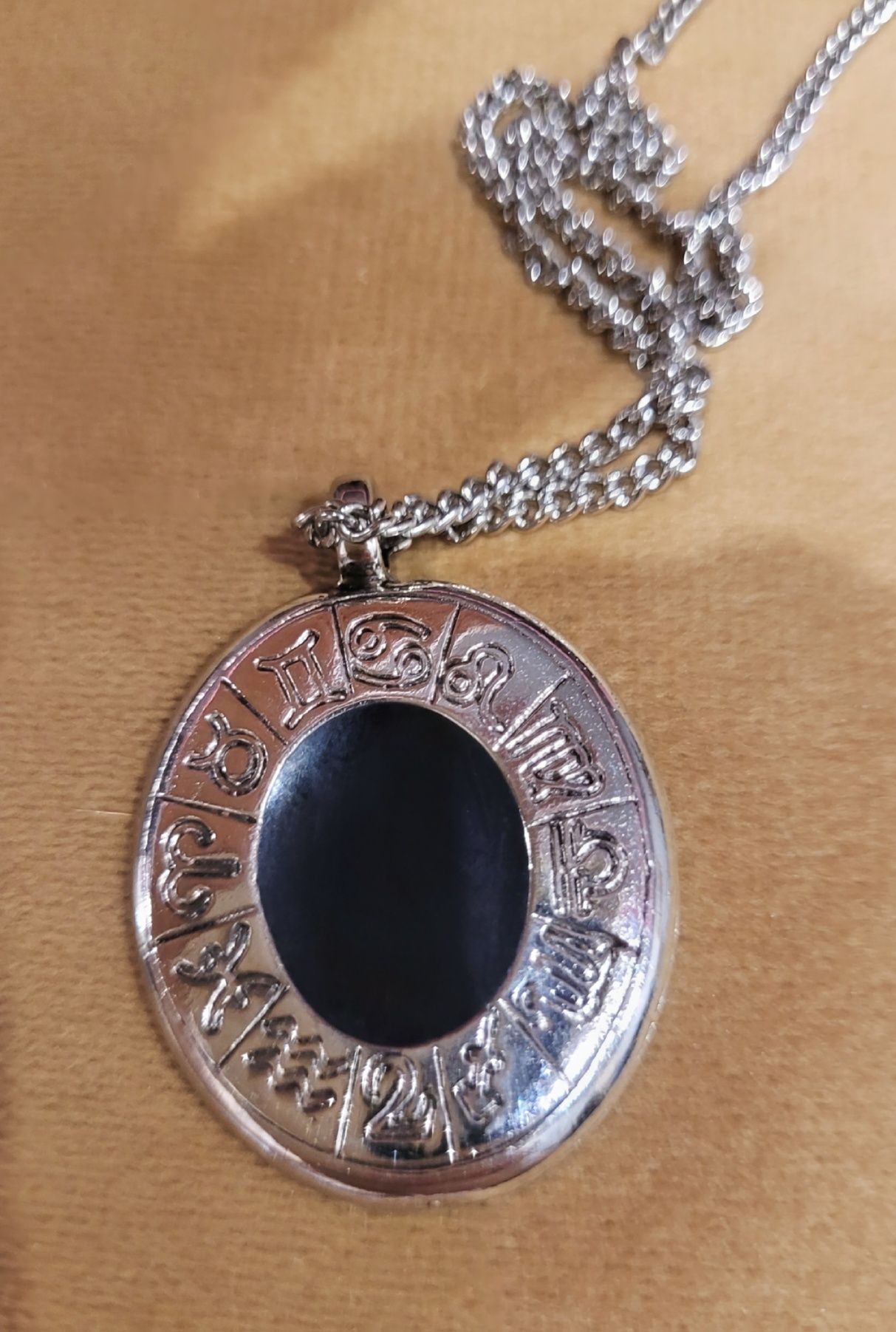 Wisiorek znaki zodiaku biżuteria sztuczna