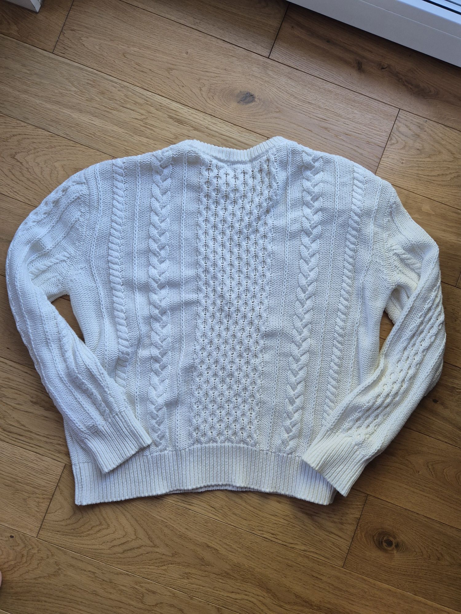 Sweter ze wzorem w warkocze M/L