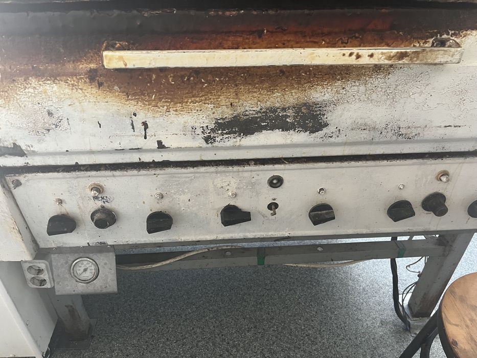 Продам жарочный 3-х секц пекар шкаф промышл ,Б/у , советских времён