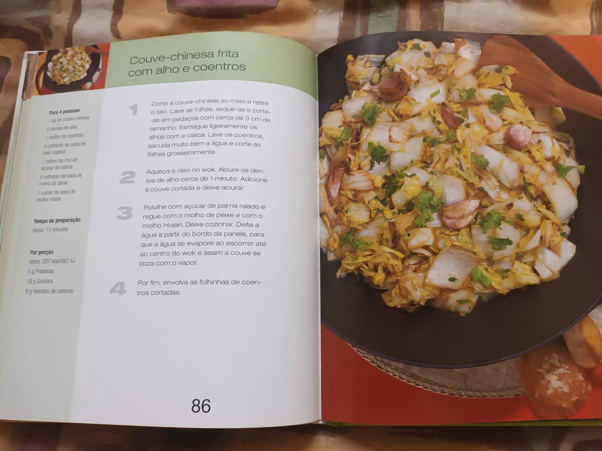Livro "cozinhar com o wok legumes". Capa dura.