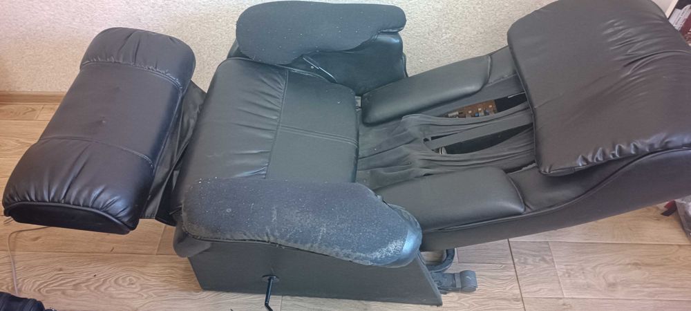 Крісло-масажер б/в