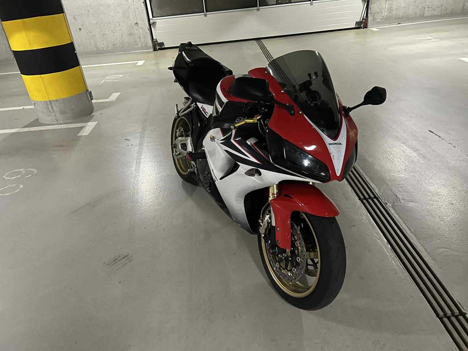 Honda CBR 1000RR SC57B HRC (nie r1,GSXR,zx10r)