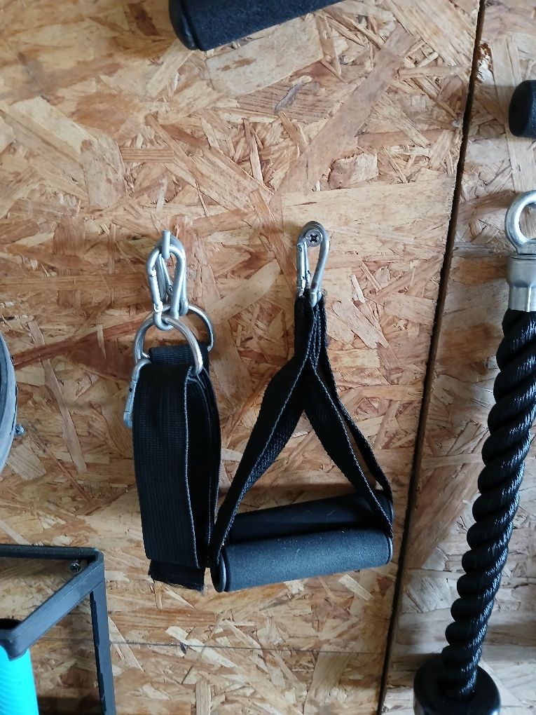 Alças para perna e pegas de fita