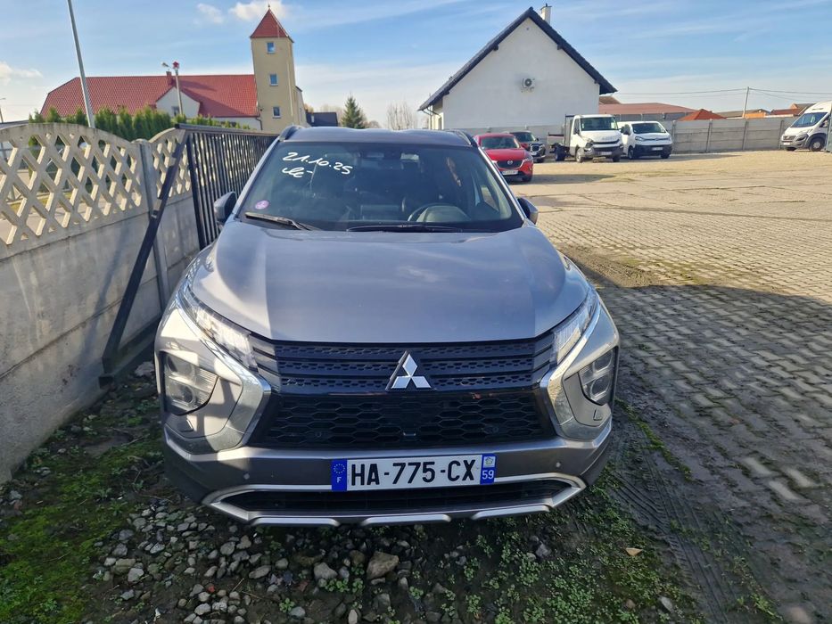 Mitsubishi Eclipse Cross 2.4i Plug-in uszkodzony tył