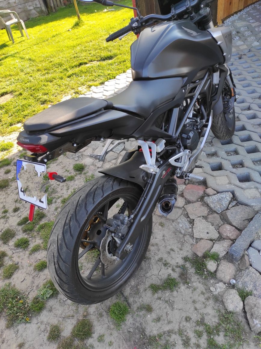 Sprzedam HONDA CB 125r