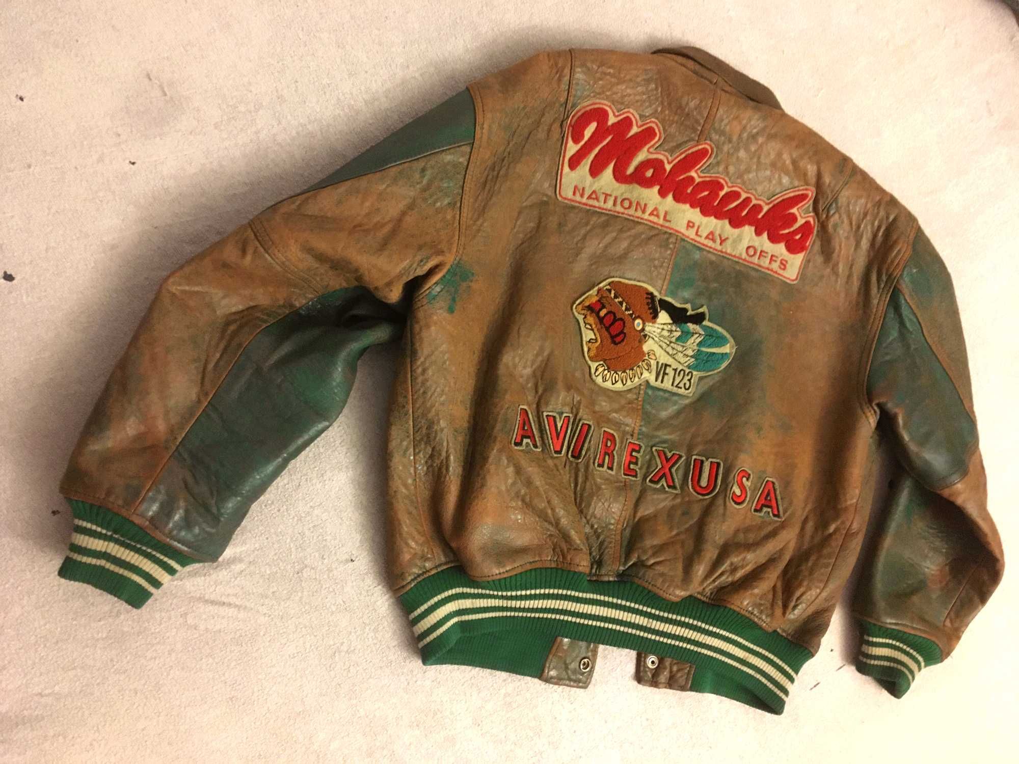Kurtka bejsbolówka skórzana AVIREX Varsity Jacket, rozmiar L (XL)