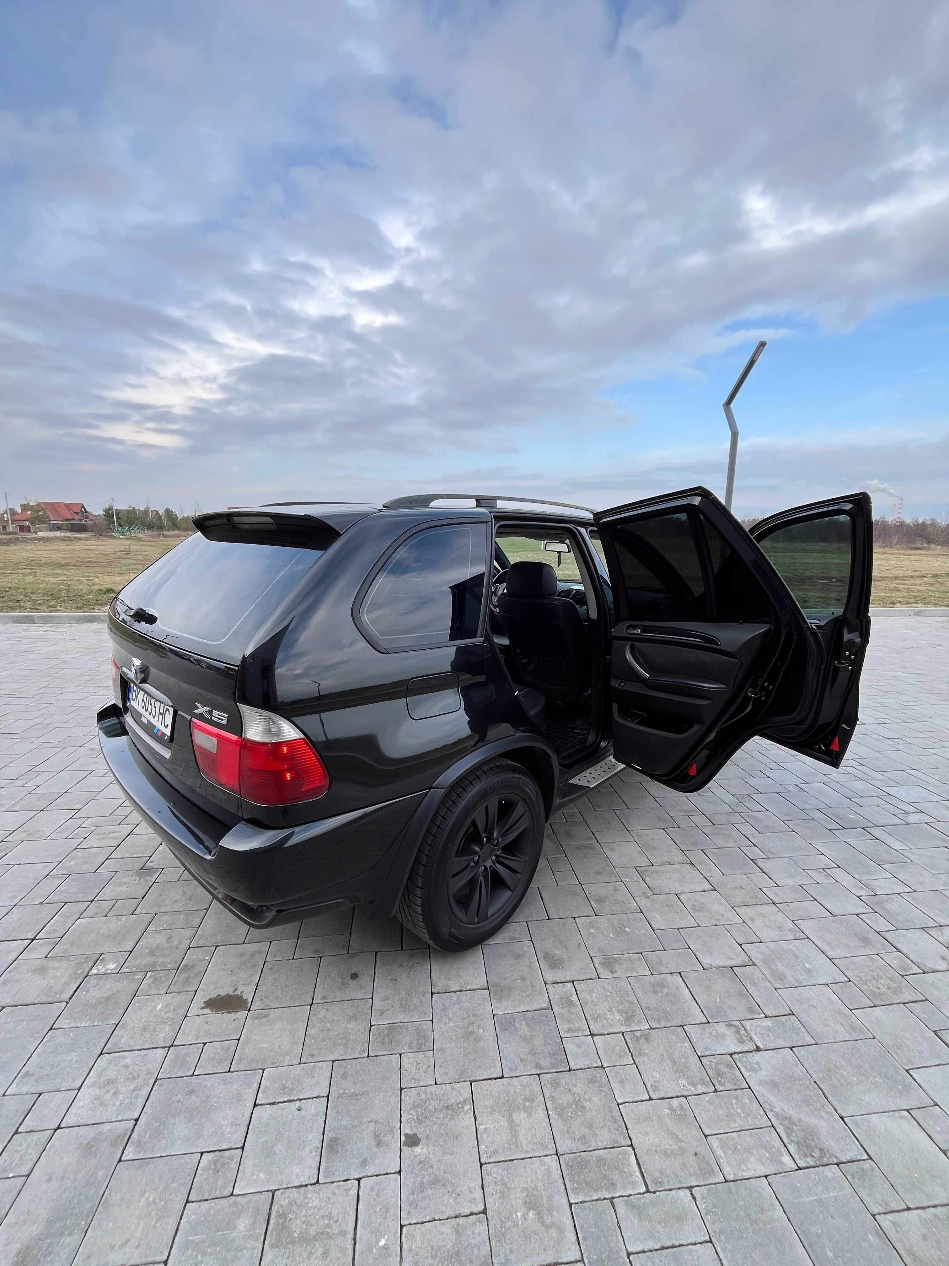 Автомобіль BMW X5