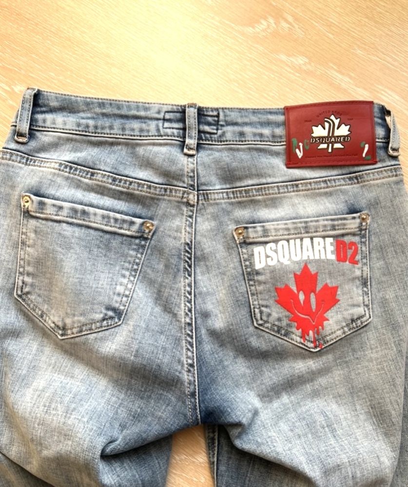 Spodnie jeansowe jeansy proste Dsquared2 oryginalne z nadrukiem nowe