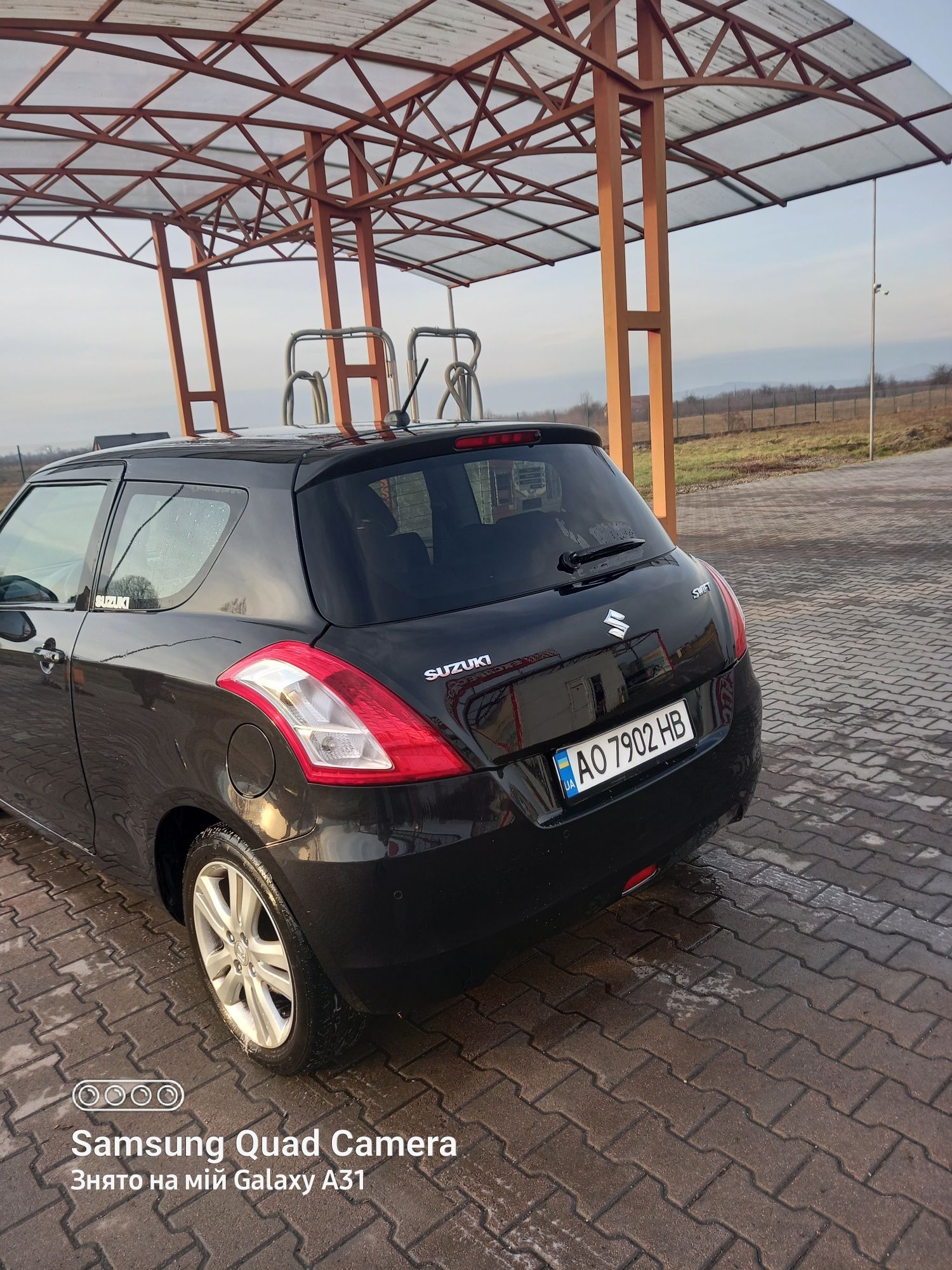 Машина Suzuki Swift 2014p