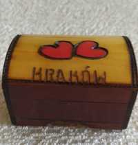 drewniana kasetka pudełko na biżuterię