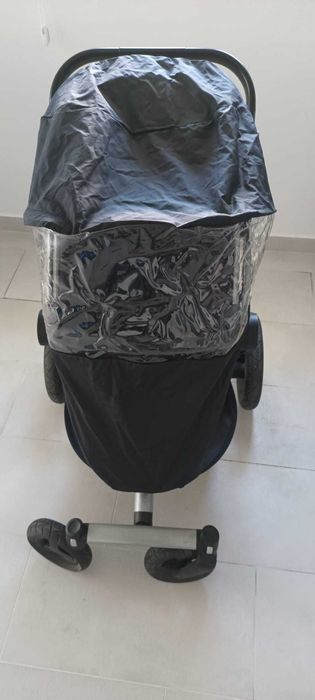 Carrinho bebe preto Quinny