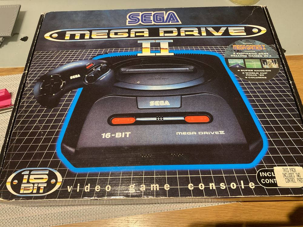 Konsola Sega Mega Drive 2 w pudełku + gry