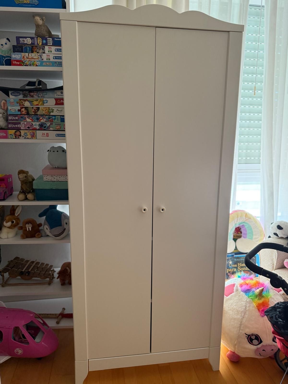 Roupeiro IKEA criança