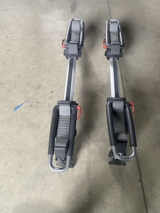 Багажник автомобільний YAKIMA на Volvo С40