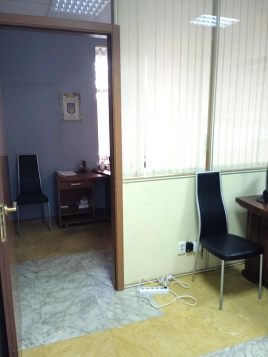 Продам офіс в центрі міста, пр. Аерокосмічний , 1 , Метро Левада, VG