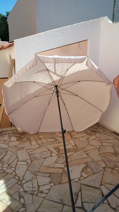 3 Guarda-sóis Médios