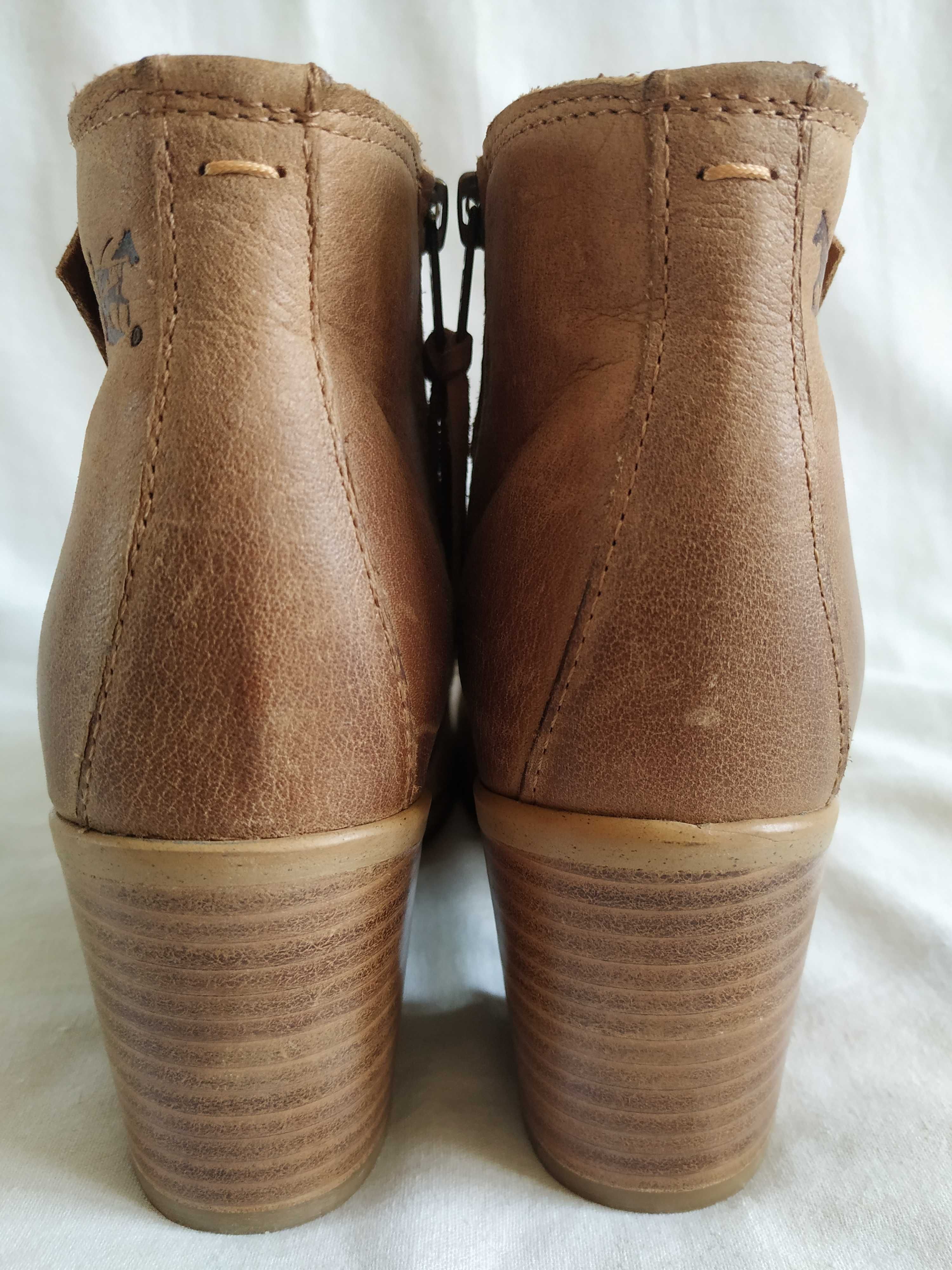 Ботинки/Ботильоны женские кожаные "LEVIS" Размер EU 37 (23.5 см)