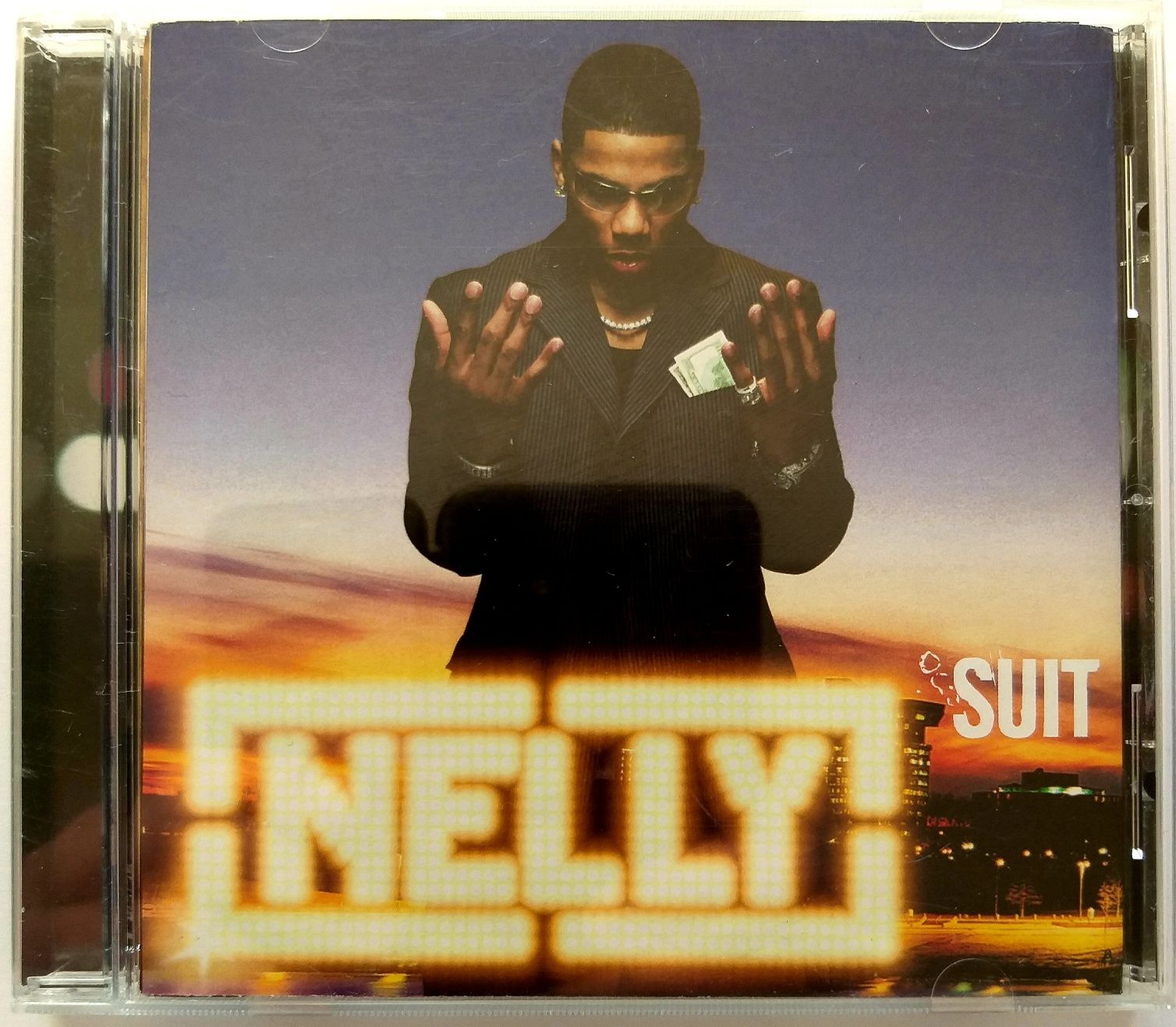 Nelly Suit 2004r