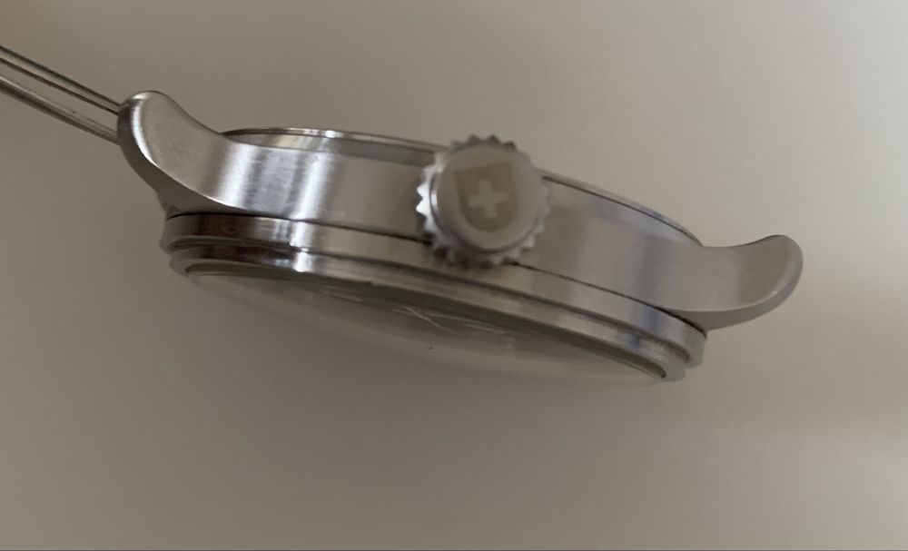 Продам часы наручные Zeno-Watch Basel Швейцария