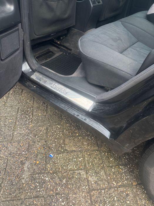 Mercedes-benz w210 e200 1996