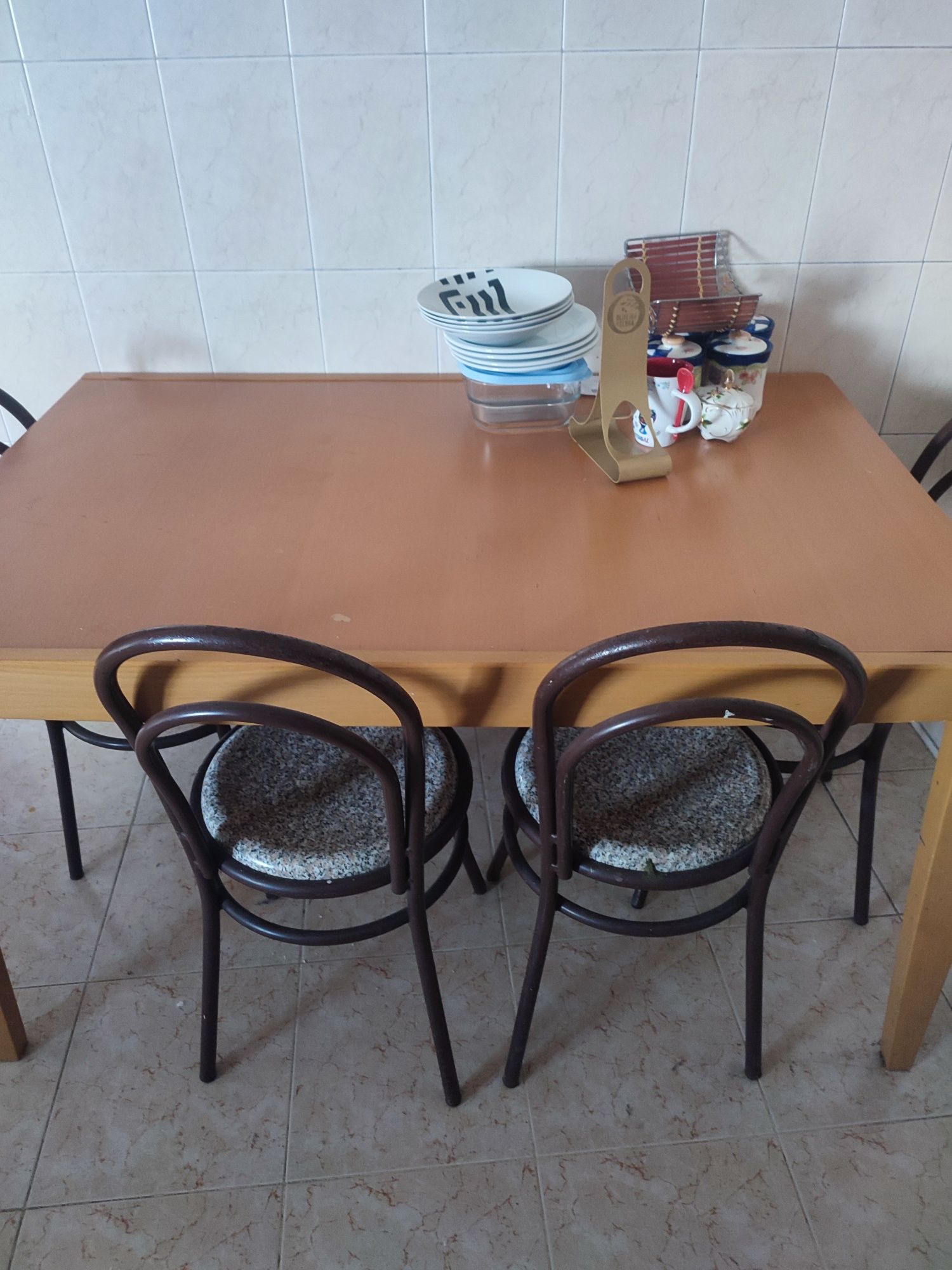 Mesa de cozinha para 6 pessoas
