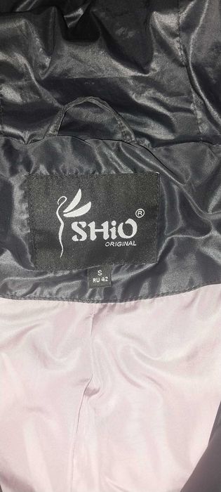 Стильний зимовий пуховик