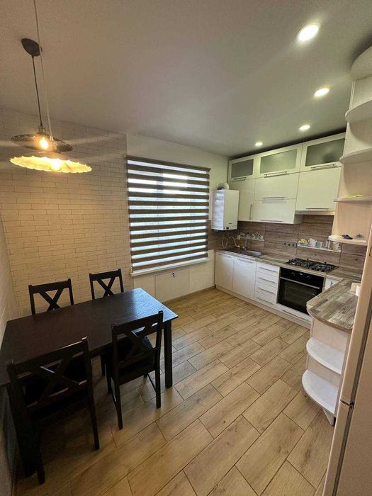 Здається 2 кімнатна квартира 62 м2