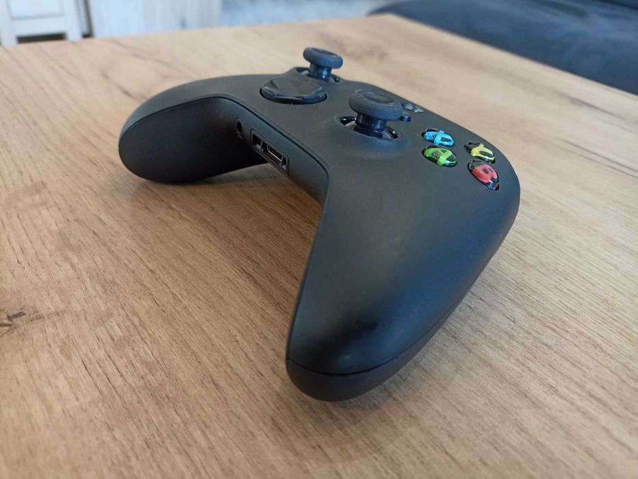 Oryginalny Pad Xbox Series S Czarny. W bardzo dobrym stanie