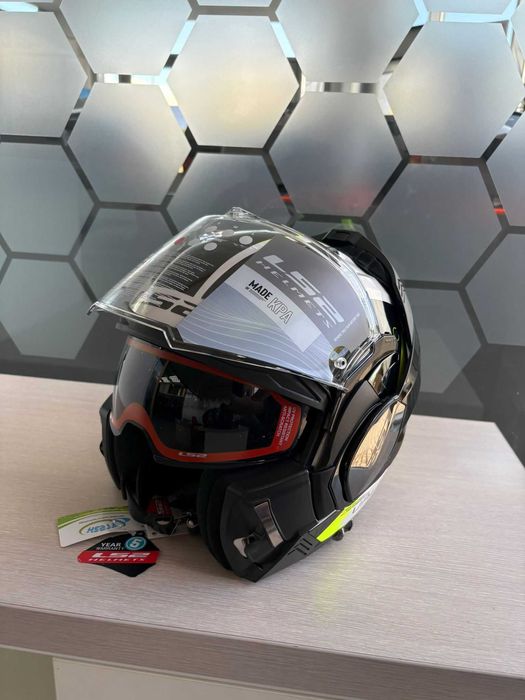 Kask motocyklowy LS2 VALIANT II Czarno-biały
