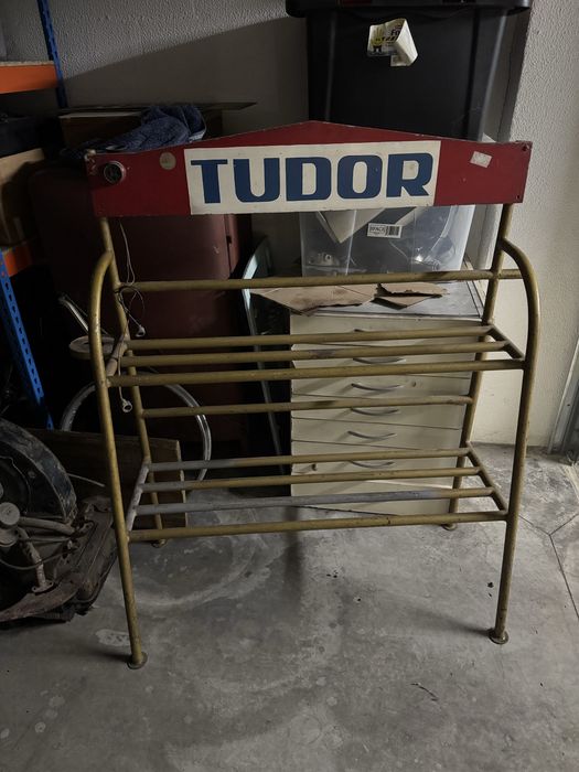 Armario vintage Tudor