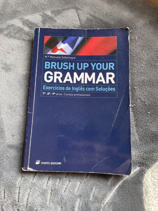 Livro exercícios Inglês “Brush Up Your” Grammar de Manuela Sottomayor