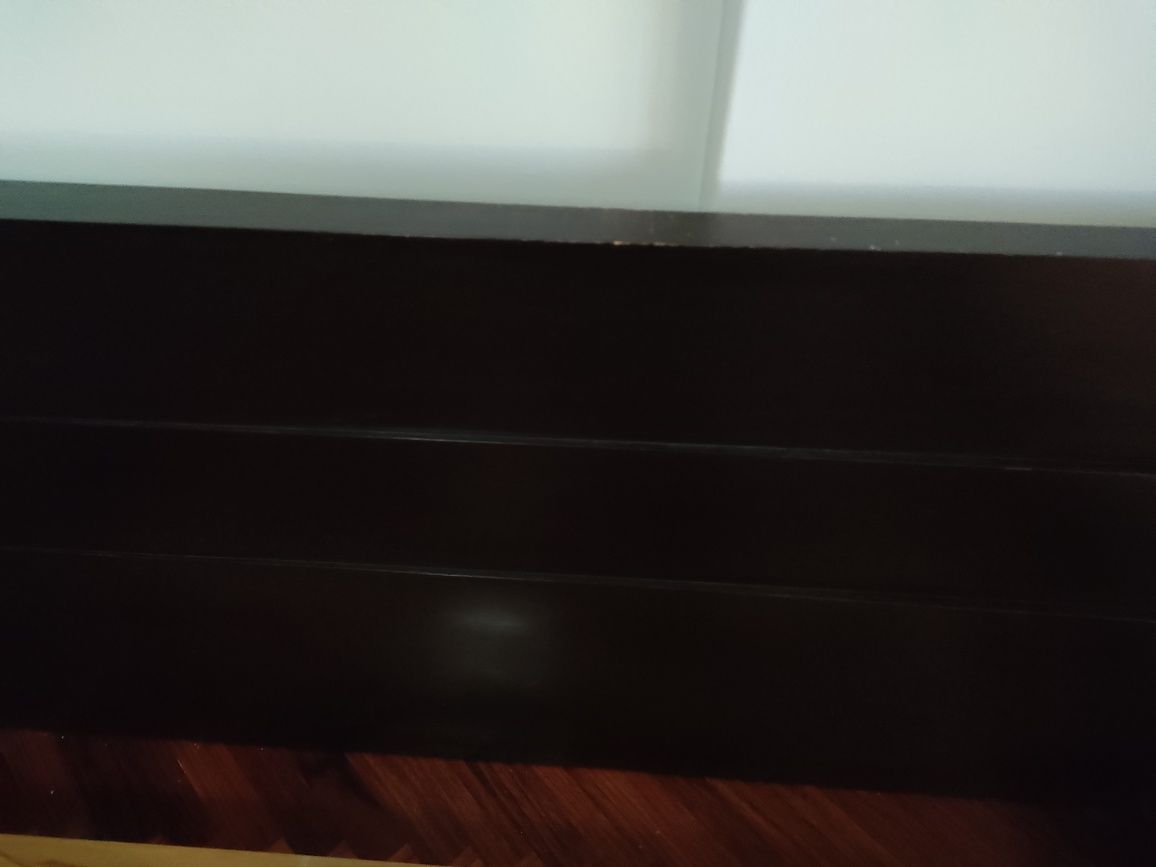 Cama casal com estrado e 2 mesas de cabeceira madeira maciça cor  weng