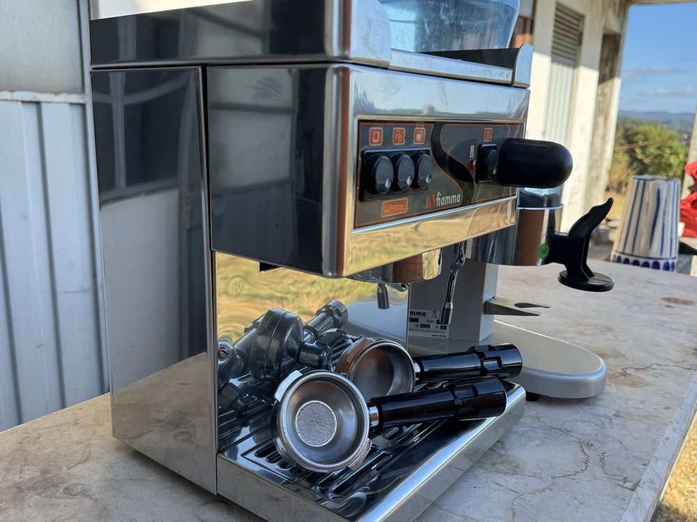 Maquina de cafe de um grupo e moinho Fiamma
