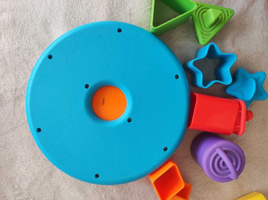 FAT brain toys sorter plugzy