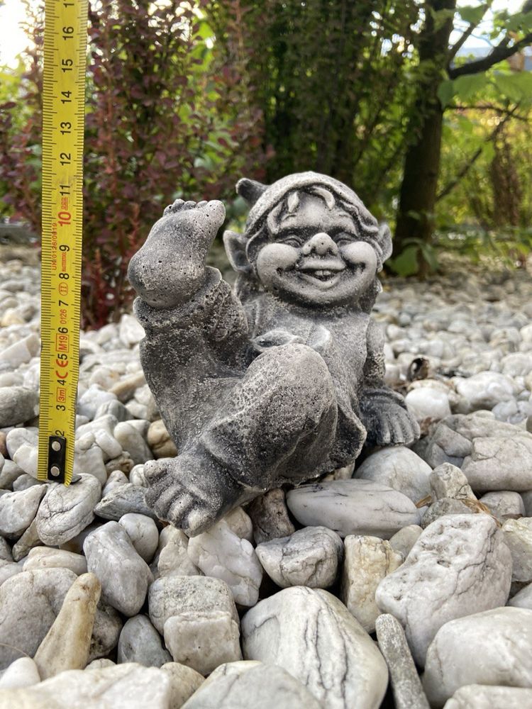 Gnom. Figurka betonowa. Figurka ogrodowa.