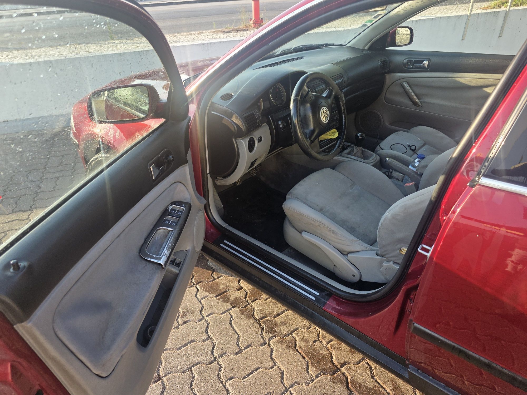 Vw passat ano 2001.1.9tdi pd130 caixa de 6 motor impecável  aceito tro