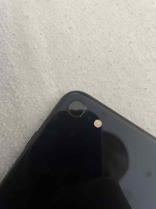 Iphone se 2022 stan idealny