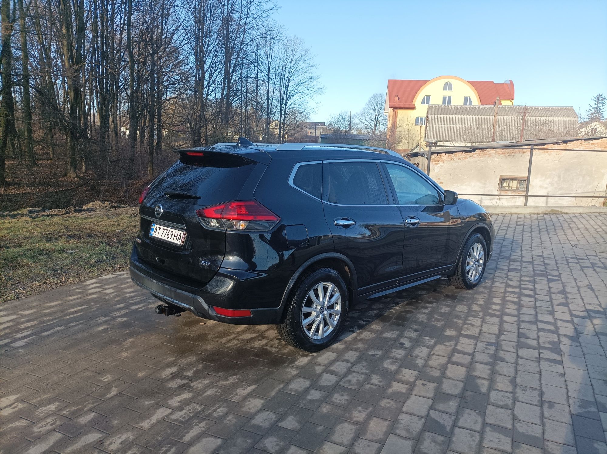 Нісан рог продам