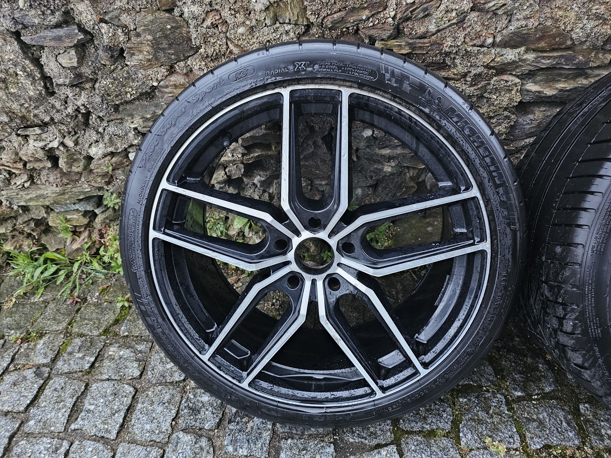 Jantes 20 5×120 BMW com pneus Michelin Pilot Sport
Possível envio para