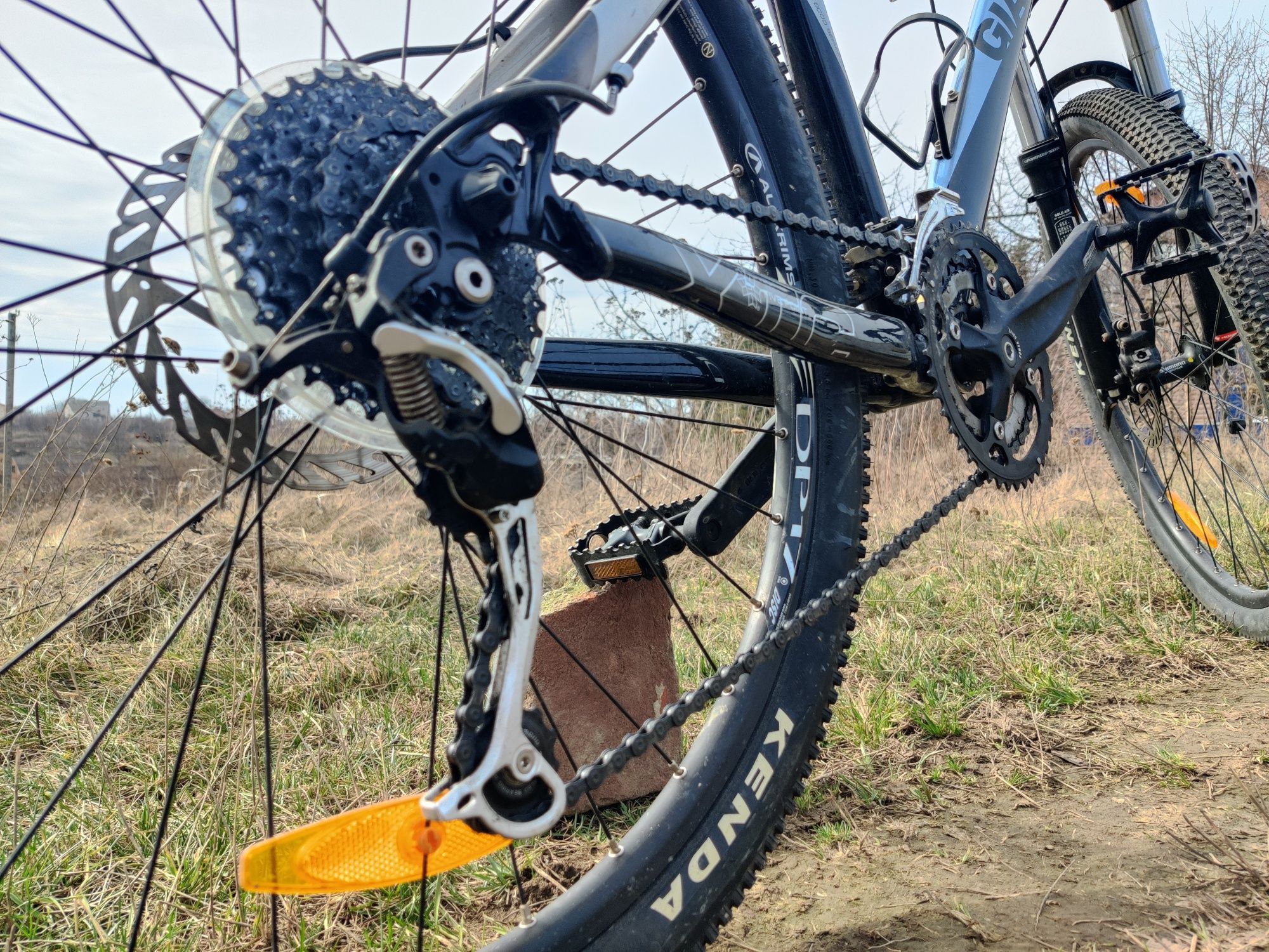 ІДЕАЛ Giant arete 2 Rock Shox повітря Deore XT гідравлика